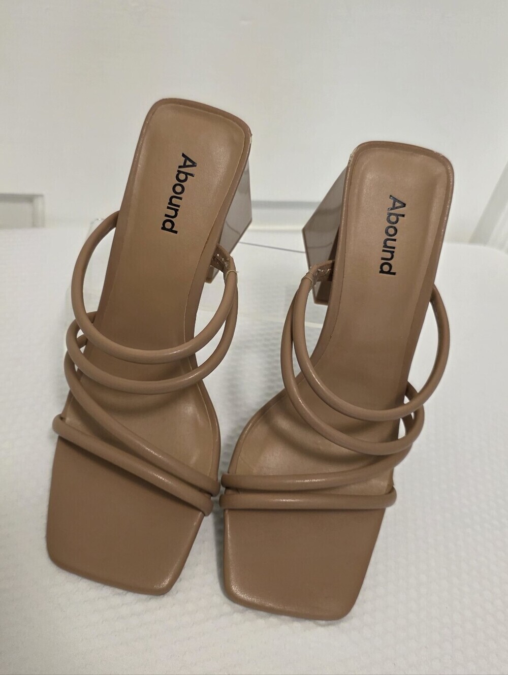 NWT Abound Austyn Beige Strappy Block Heel Sandals Size 8, Modern, Stylish